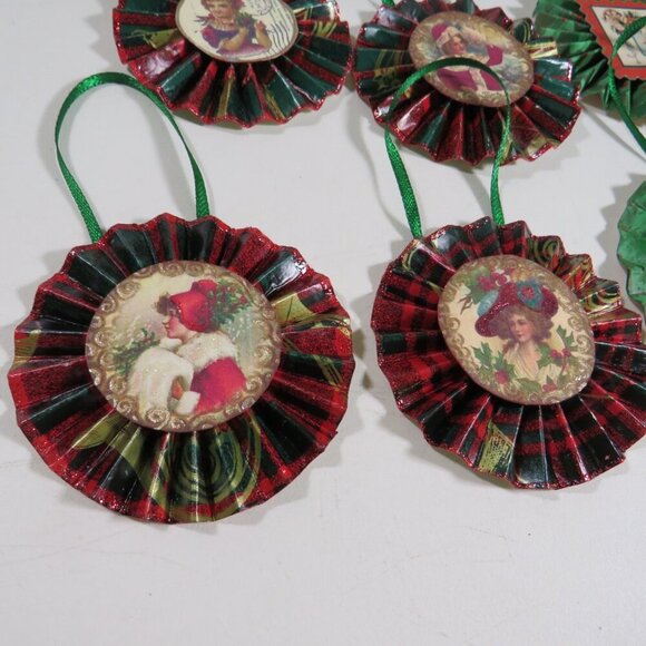 Victorian Christmas 3-D Rosettes large (17) collection - Picture 10 of 16